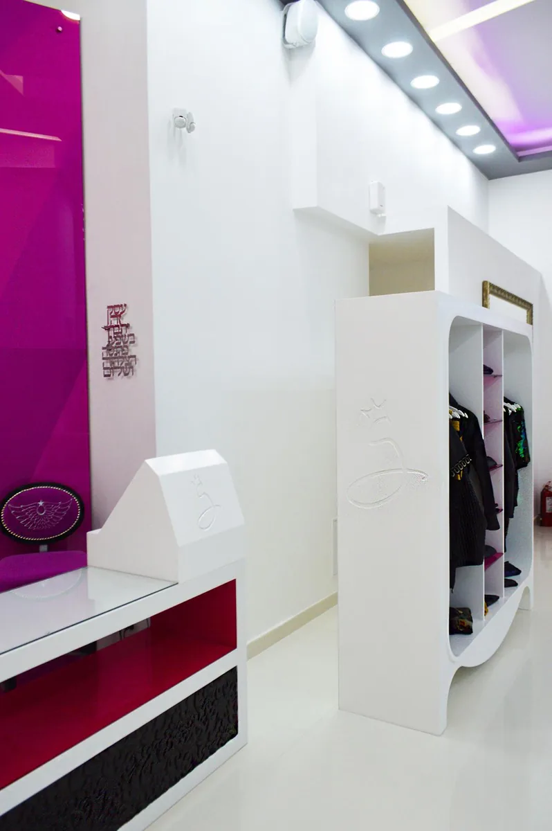 Mobilier personalizat produs de Lartek Grup