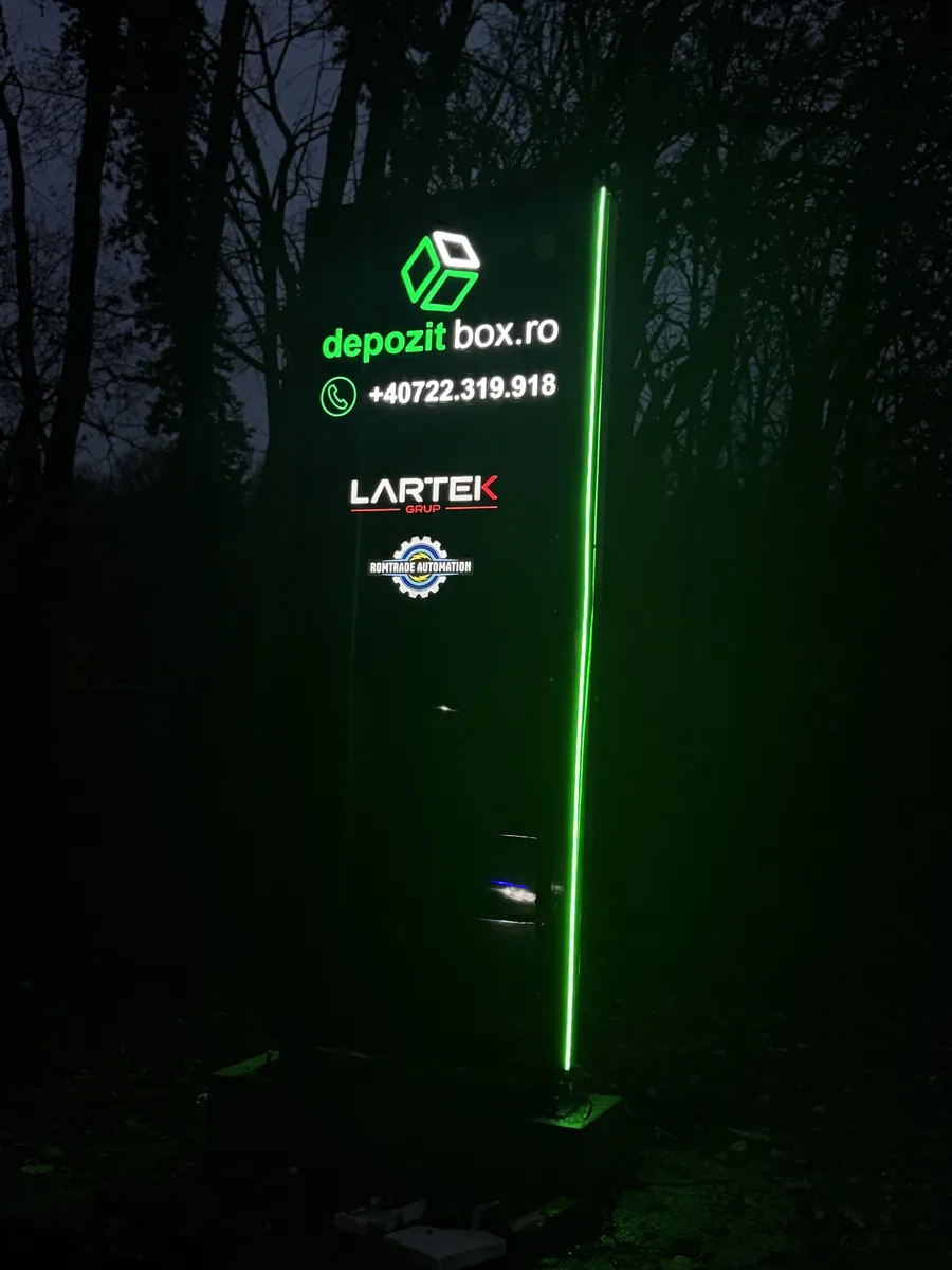 Totem publicitar luminos — Lartek Grup